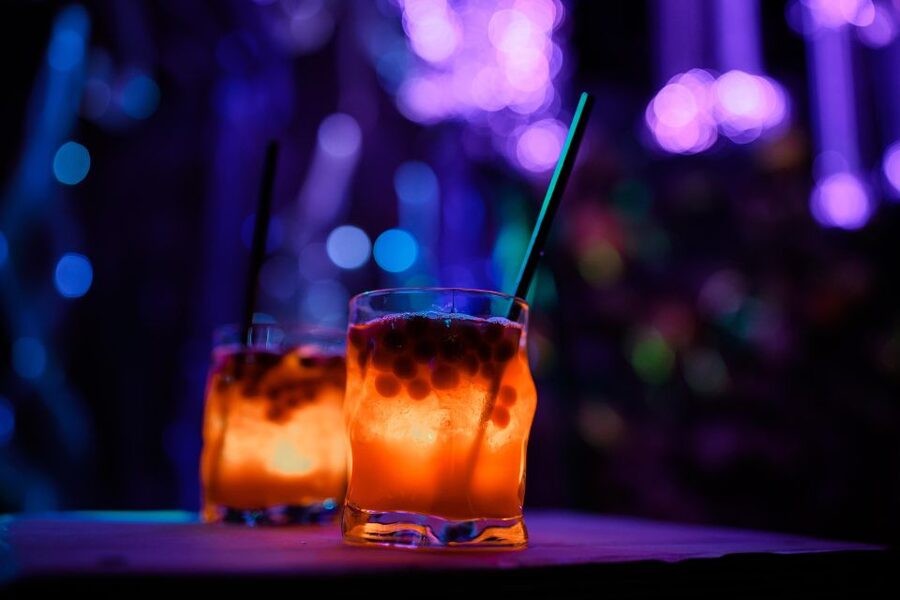 London: Avora New World Cocktail Experience with 3 Cocktails - Actors, interaction, and the right audience