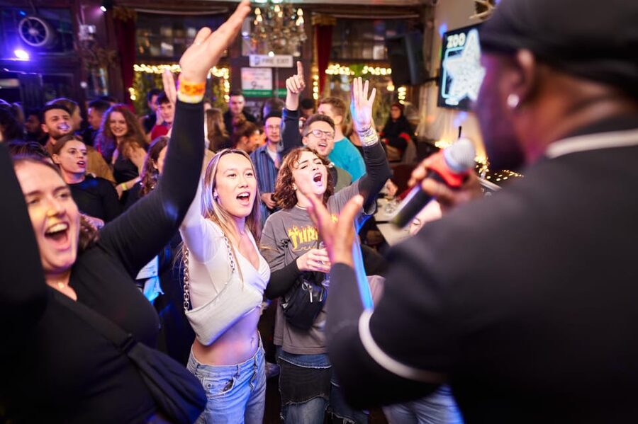 London: Bar and Club Crawl to 5 Central London Venues - Should you book the West End bar crawl?