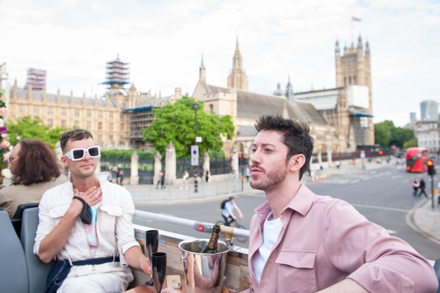 London: Bar Bus Tour by Tootbus - Why the open-air upper deck matters