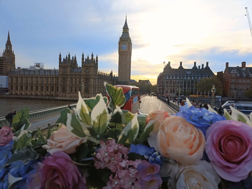 London: Bar Bus Tour by Tootbus - Who will enjoy the Bar Bus most