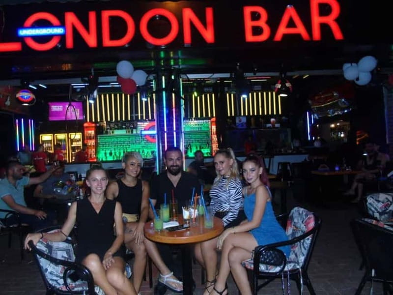 London Bar Meetup: Entry, Safe Original Drink & Transfer - Key points to know before you book
