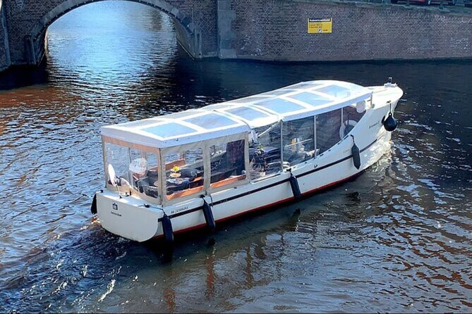 Luxury Amsterdam Canal Cruise – Unlimited Cocktails Included (1H) - Starting beside the oldest canals