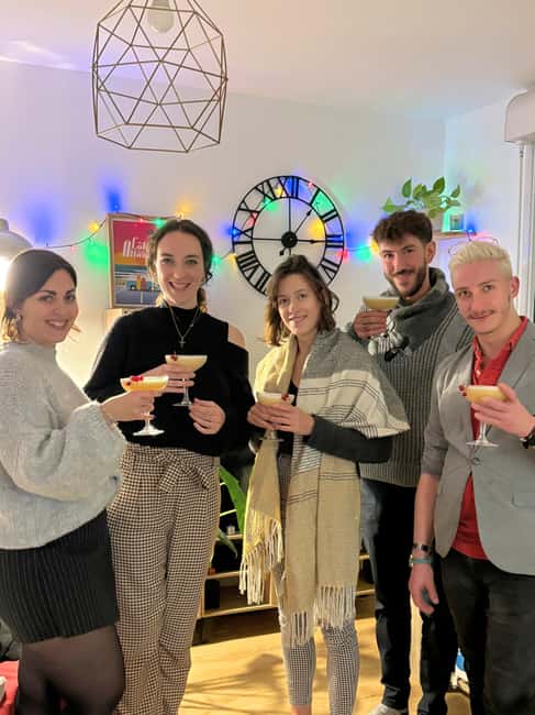 Lyon: Cocktail workshop in your home - Florian turns your living room into a cocktail classroom