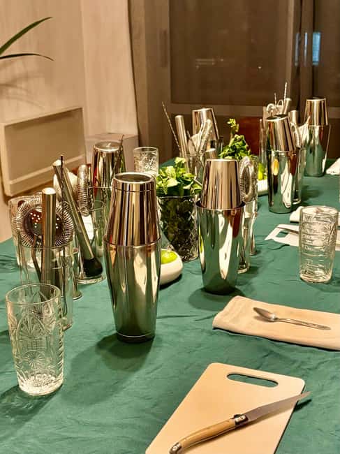 Lyon: Cocktail workshop in your home - Who should book this workshop?