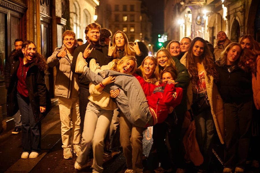 Lyon: Riviera Bar Crawl Party with Free Shots and Vip Entry - VIP Entry and the $23 Question