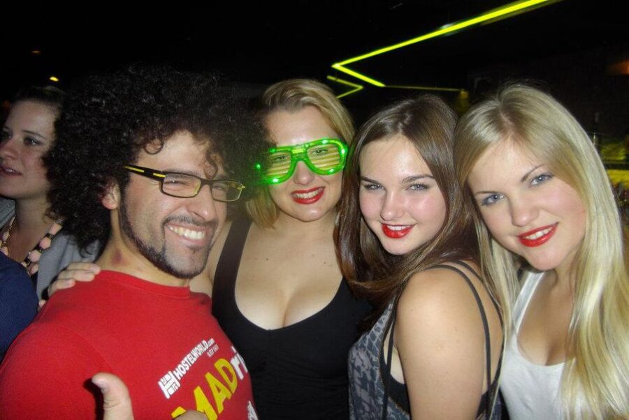 Madrid: Pub Crawl Madrid Running since 2005 Bar Exploration - Booking, cancellation, and final decision