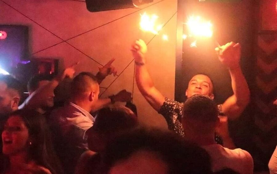 Madrid: Top Pub Crawl with Drinks and Free Nightclub Entry - Puerta del Sol: the first hour gets the group moving