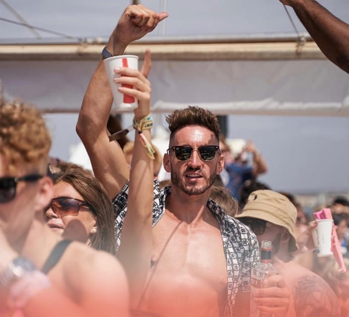 Mallorca: Boat Party with Live DJs, Lunch, & Nightclub Entry - Sailing from Soller Cat Boat into party mode