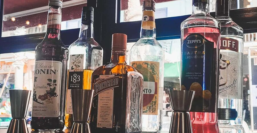 Malta: Cocktail and Chocolate Masterclass - Four cocktails, five chocolates, and a fast lesson in pairing