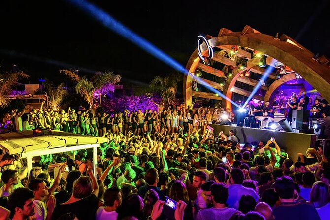 Malta: Nightclub and Pool Party Pass - How the three included entries affect the value