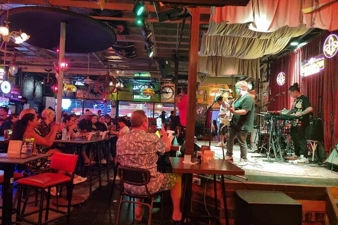 Manila Nightlife And Pub Crawl Tour Makati City - A fast tour of Makati after dark