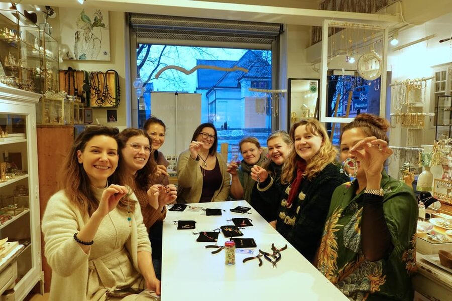 Maral Kunst : Jewelry Bar Experience (Jewelry Making) - Making something personal in three hours
