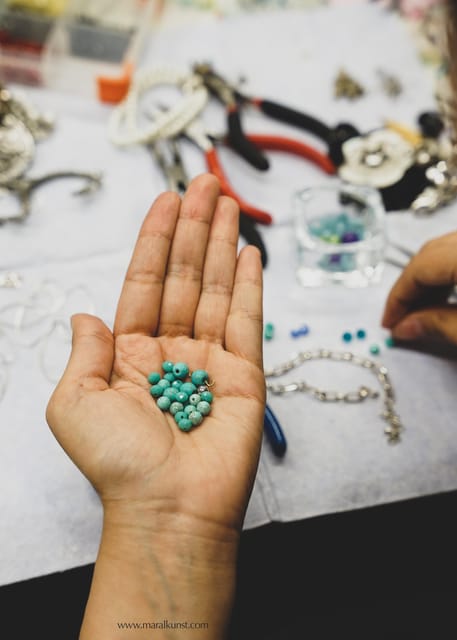 Maral Kunst : Jewelry Bar Experience (Jewelry Making) - The cozy extras: drinks, snacks, and a small gift