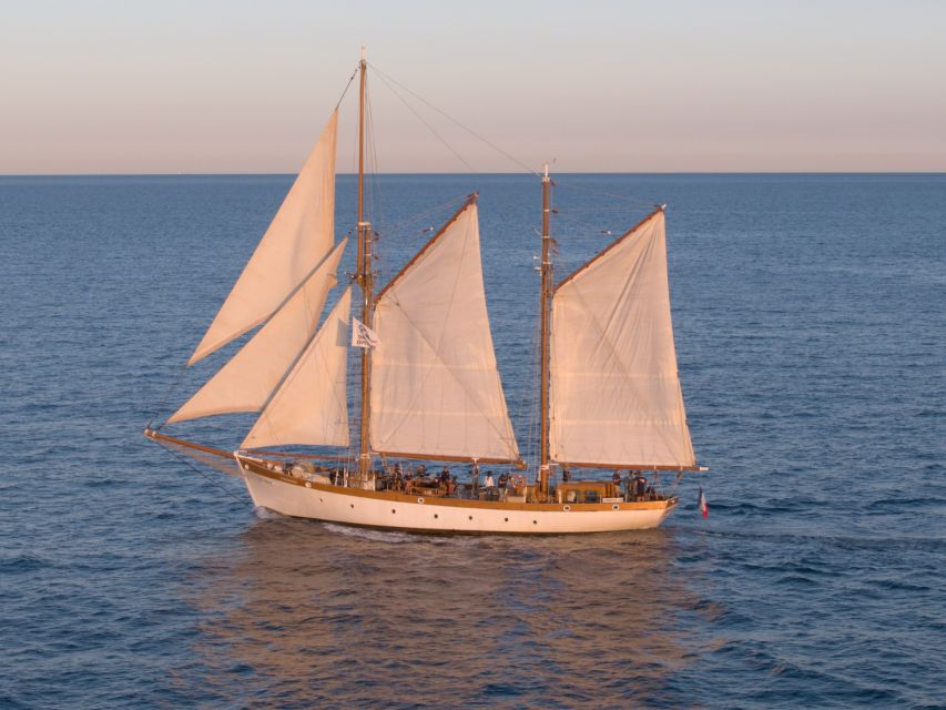 Marseille: Frioul Islands Sunset Cruise with Cocktail Dinner - Key points to know before you book