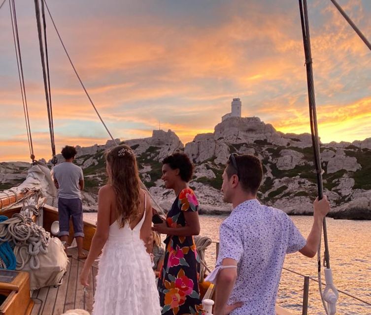 Marseille: Frioul Islands Sunset Cruise with Cocktail Dinner - Leaving Marseille aboard Le Don du Vent