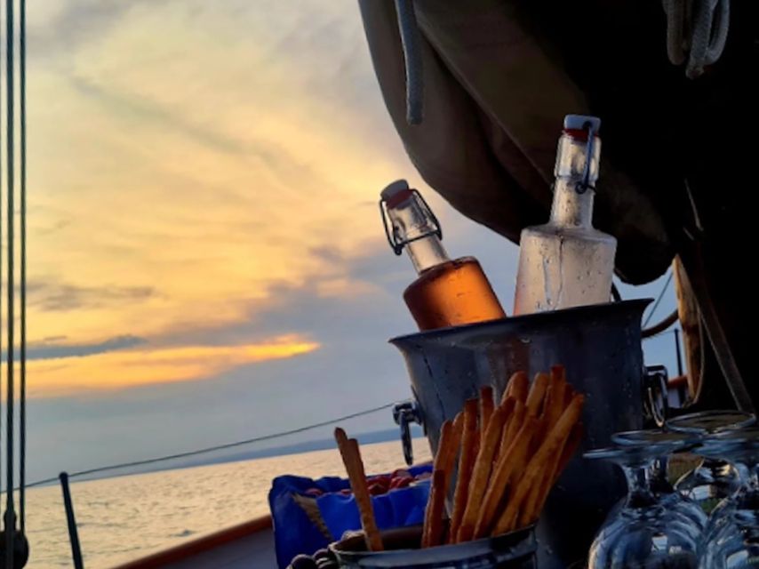 Marseille: Sunset Cruise Cocktail-Dinner in Frioul Islands - Key points to know before booking