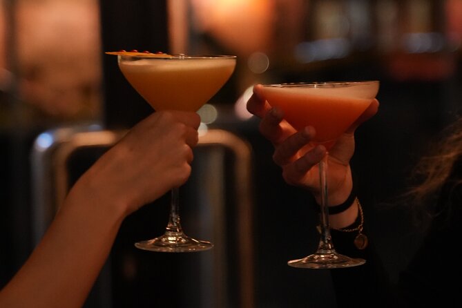 Masterclass Cocktail in a Sumptuous Bar in Nice - Your welcome drink and menu presentation