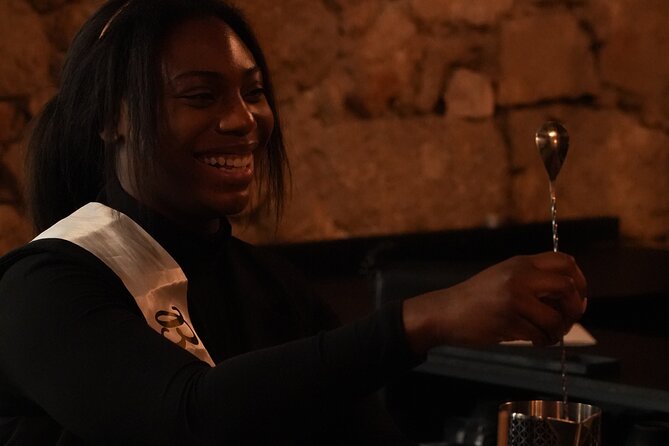 Masterclass Cocktail in a Sumptuous Bar in Nice - Is $65.06 a fair price?