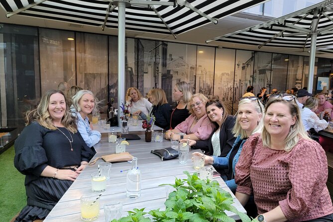 Melbourne: Hidden Bar and Cocktail Tour - Walking the alleys, stairways, and back streets