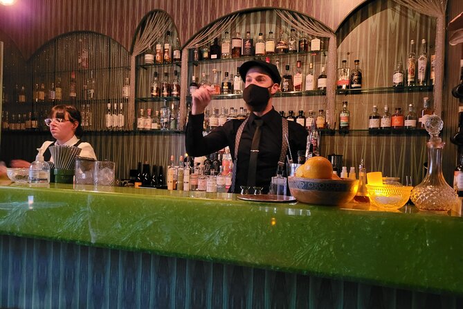 Melbourne: Hidden Bar and Cocktail Tour - Stop one: your first password and a change of pace