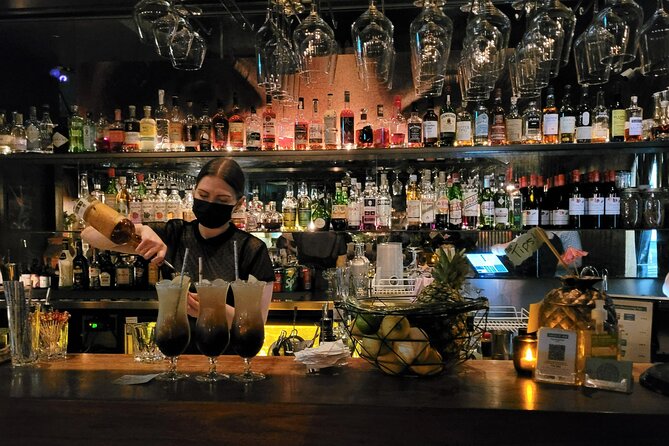Melbourne: Hidden Bar and Cocktail Tour - Stop two: different atmosphere, different story