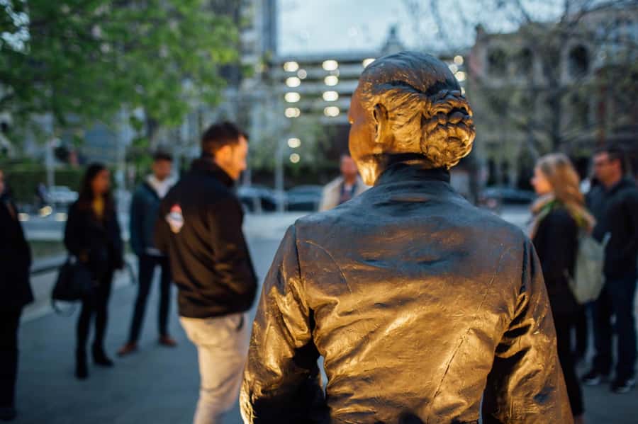 Melbourne: Hidden Bars & Creepy Tales Walking Tour - Who should book this tour