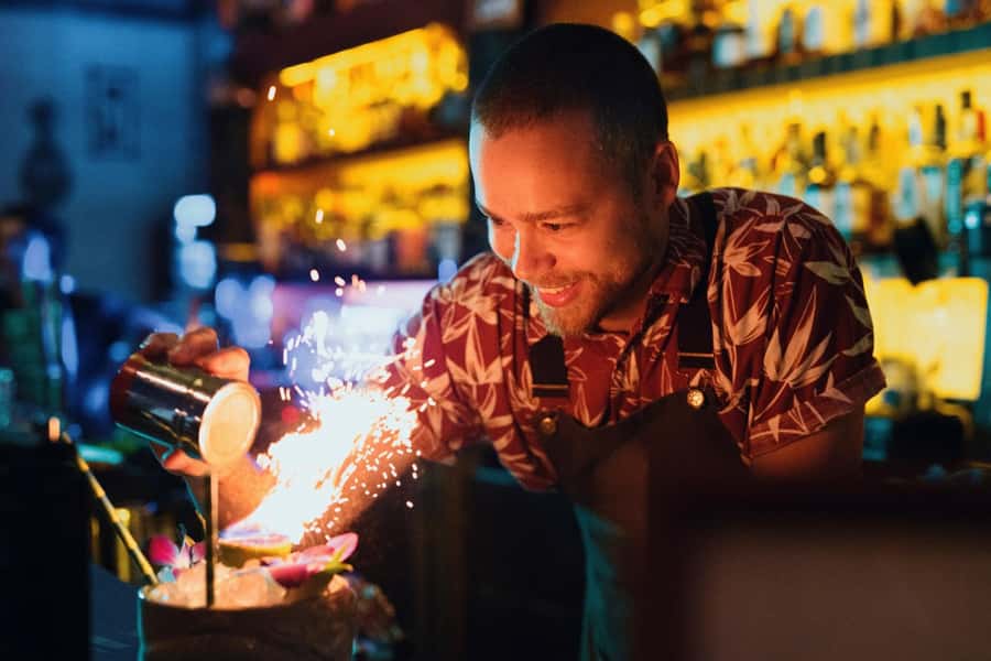 Melbourne: Local Laneway Bars and Their Stories - What the walk is like in bad weather