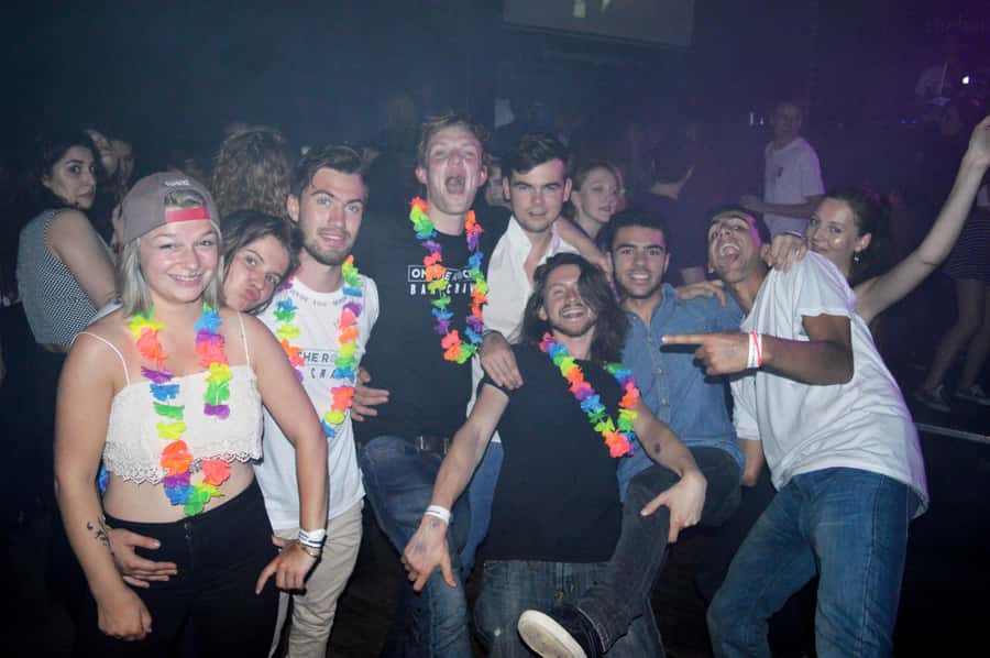 Melbourne: Weekly Bar Crawl: 5 Free shots, Club Entry - Why solo visitors may find it useful