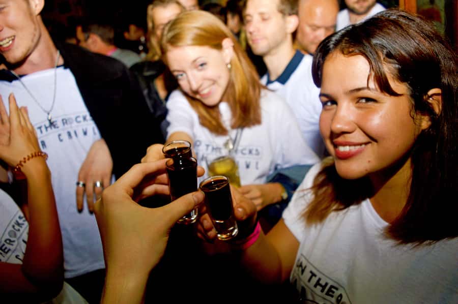 Melbourne: Weekly Bar Crawl: 5 Free shots, Club Entry - What to wear and what to carry