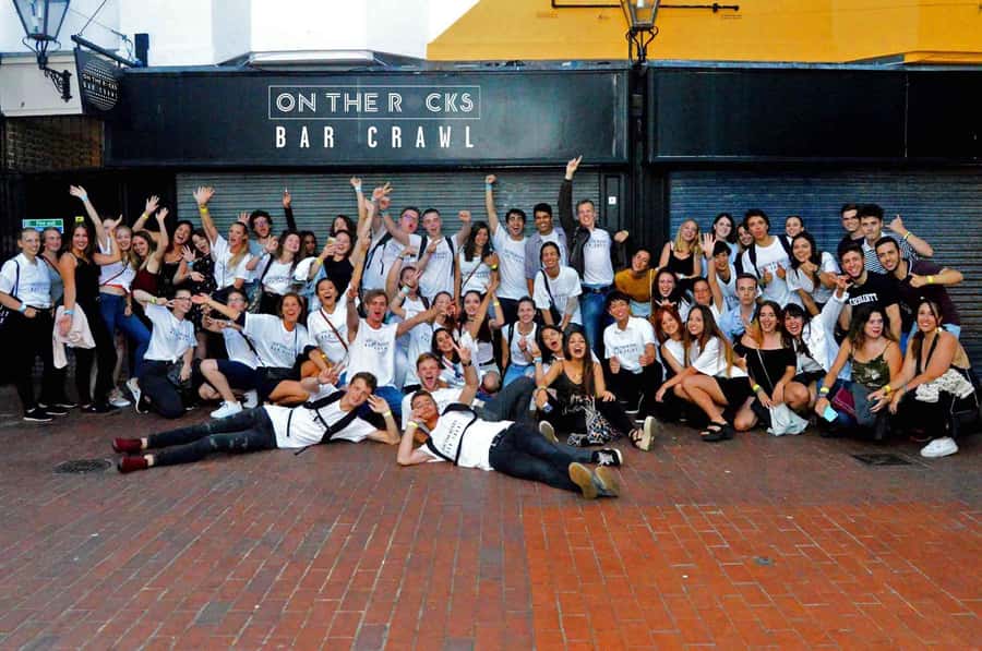 Melbourne: Weekly Bar Crawl: 5 Free shots, Club Entry - Is $17 good value in Melbourne?