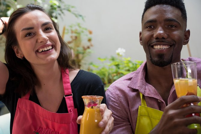 Mexican Cooking Class & Cocktails in Mexico City - Starting at Bucareli 165 and heading to the market