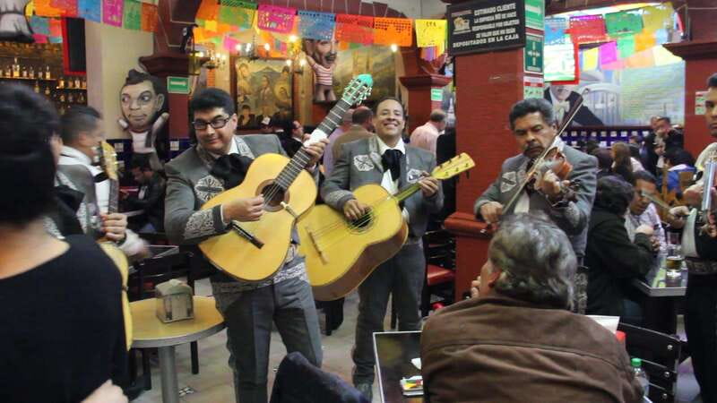 Mexico City: Traditional Mexican Bars of the Historic Center - Practical tips for a better night