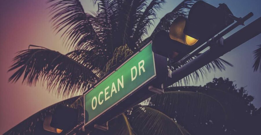 Miami Beach Bar Tour: Art Deco & Neon Lights with Historian - Should you book the Miami Beach Bar Tour?
