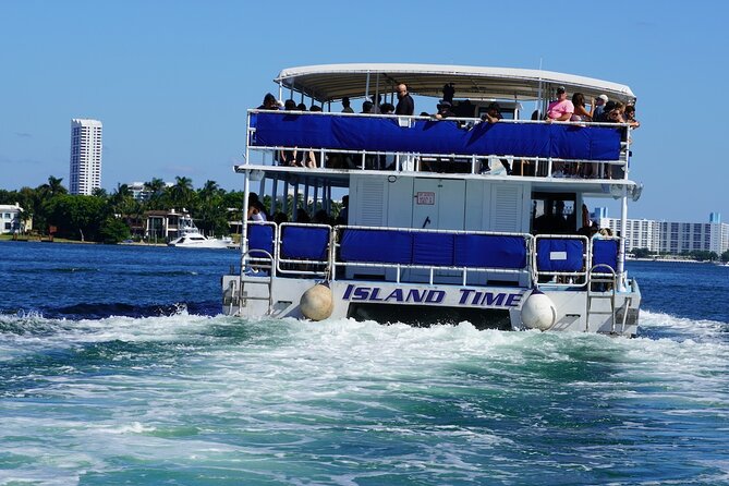 Miami Sip & Sea: Cocktail Cruise & Sunset Boat Tour - Sunset light and the onboard atmosphere
