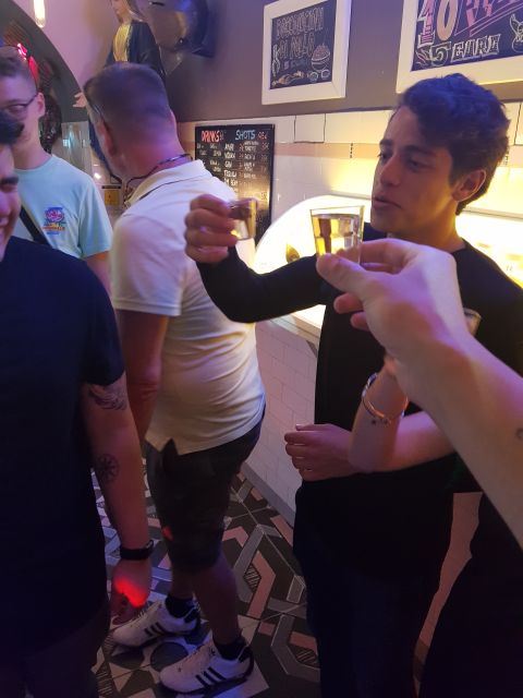 Milan: Bar-Hopping Tour with Welcome Drink - Key points to know before booking
