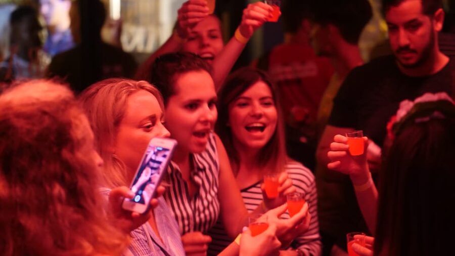 Milan: Ultimate Bar Crawl with Shots and VIP Club Access - How to plan your night