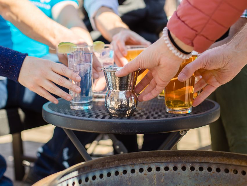 Minneapolis: History and 4-Bar Crawl Guided Walking Tour - The Warehouse District, from dive bars to modern drinking