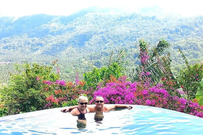 Monkey Bar and snorkling adventure at blue lagoon. - The traditional boat and local guide