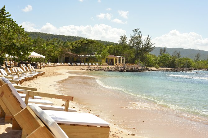 Montego Bay: Bamboo Beach Club VIP Access with Lunch & Cocktails - Finding your place in the VIP section