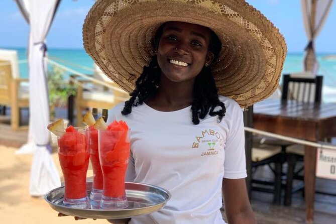 Montego Bay: Bamboo Beach Club with Lunch and Cocktails - Finding your place on the sand