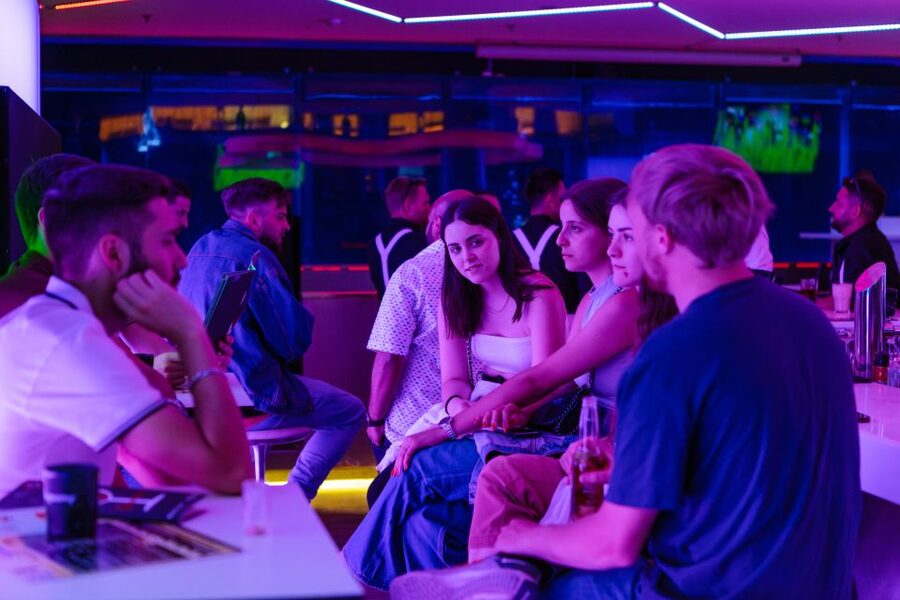 Munich: Bar and Club Crawl - Dress carefully or risk being turned away