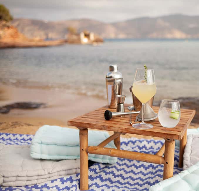 Mykonos: Cocktail Making Class on a Secluded Beach - What the two-hour visit feels like