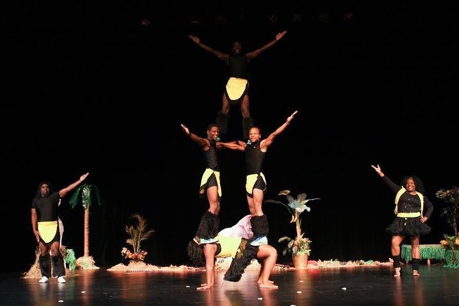 Nairobi Nightlife and Safari Park Hotel Dinner Experience - A Kenyan dinner with a stage show built in