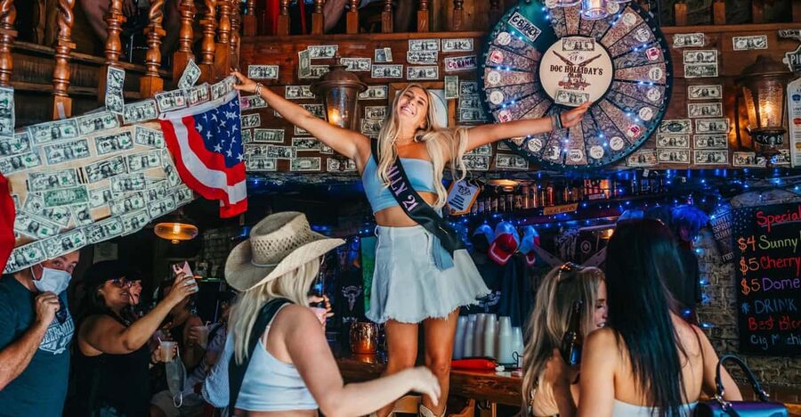 Nashville Bar Crawl: Guided Pub Crawl with Drinks Discounts - The first bar and the opening shot