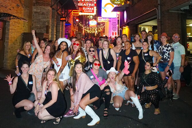 Nashville Bar Crawl with VIP Club Entrance and Bonus Shots - The main strengths and weak points