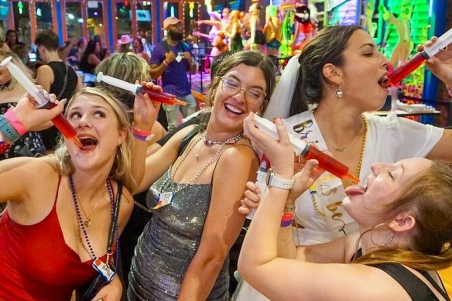 Nashville: Exclusive Entry and Special Offers VIP Bar Crawl - Games that help solo visitors join the group