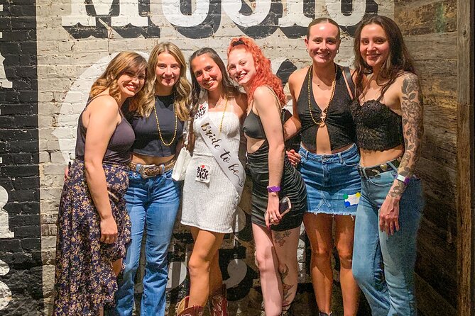 Nashville Live Music Bar Crawl with Local Venues & Drink Specials - Ending near Bridgestone Arena and Fifth + Broadway