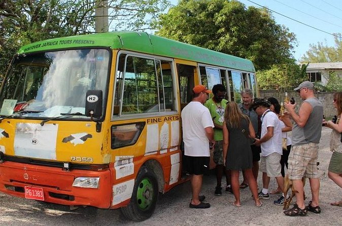 Negril One Love Bus Bar Crawl - What you may and may not see