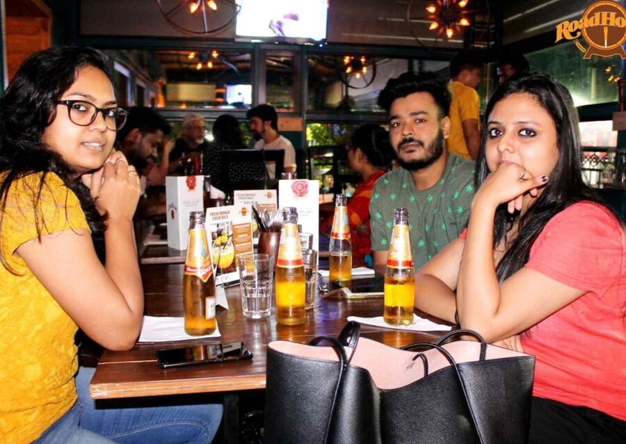 New Delhi: Private Guided Nightlife Experience with Drink - Games, questions, and meeting people