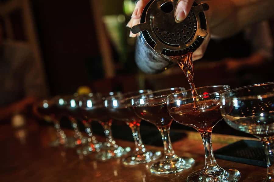 New Orleans: Afternoon Cocktail Walking Tour with Drinks - The guides are a major part of the experience